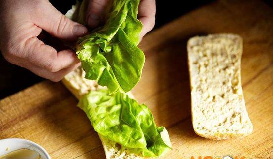 теплый сэндвич с куриной грудкой