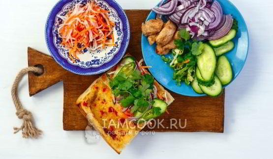 вьетнамский сэндвич бан ми с курицей