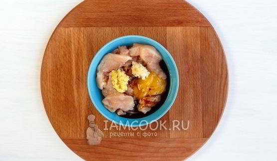 вьетнамский сэндвич бан ми с курицей