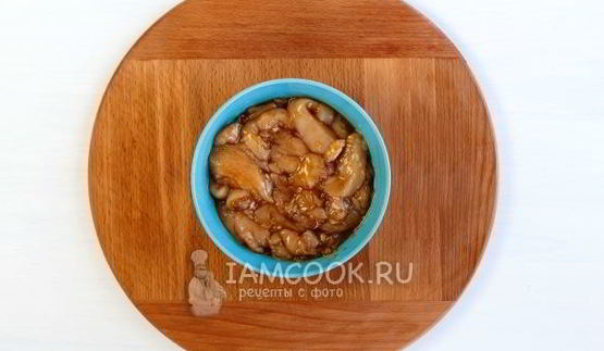 вьетнамский сэндвич бан ми с курицей