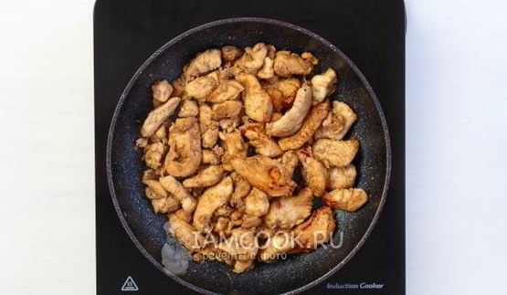 вьетнамский сэндвич бан ми с курицей