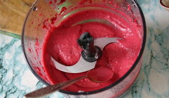 холодные пирожные из вишни в тарталетках