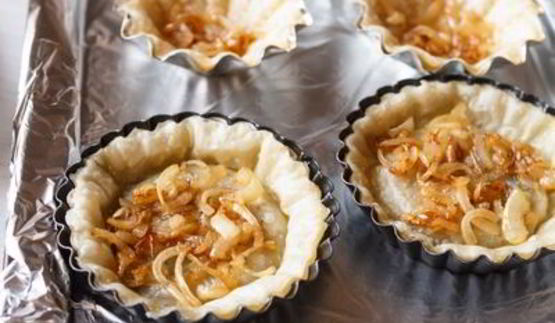 тарталетки с белыми грибами