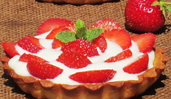 тарталетки с клубникой и белым шоколадом