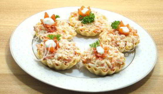 тарталетки с крабовым салатом