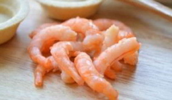 тарталетки с креветками и сыром