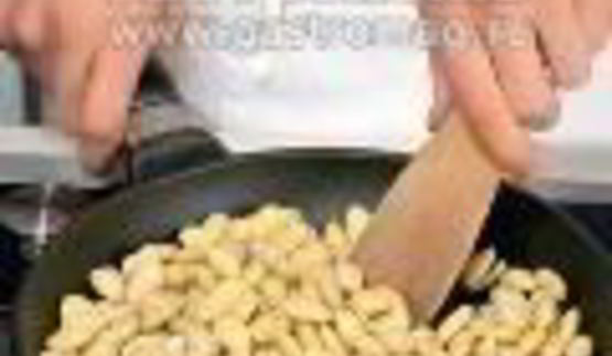 тарталетки с персиками