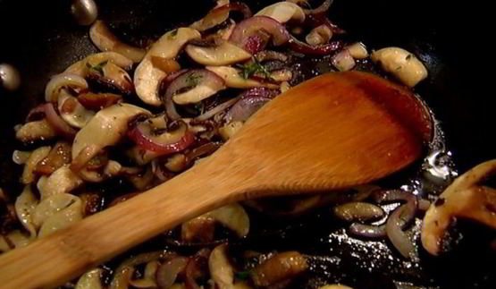 тарталетки с шампиньонами, спаржей и сладким перцем