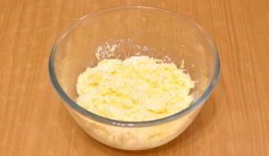 тарталетки с сыром и помидорами