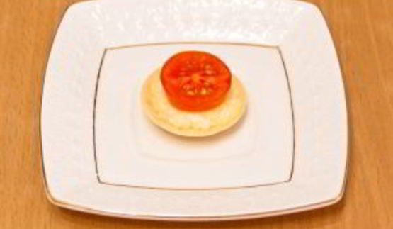 тарталетки с сыром и помидорами