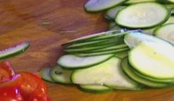 тарталетки с цукини, помидорами и сыром бри