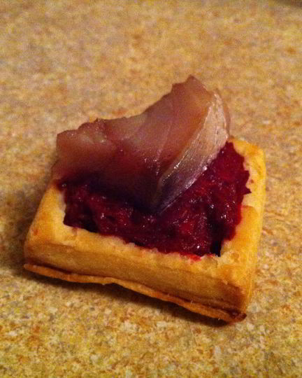 Рецепт тарталеток со свекольной начинкой и сельдью