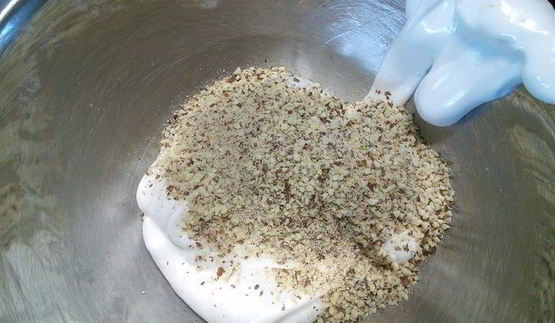 сливовый тарт с ореховым безе