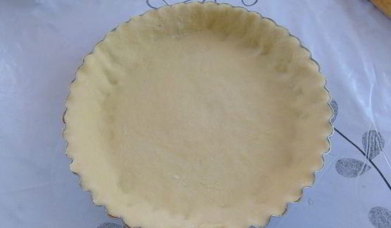 сметанный тарт с вишней и вином