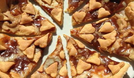 тарт из творожного теста с карамельками