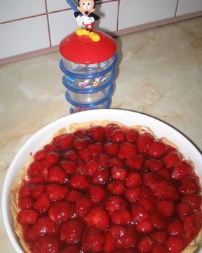 Тарт с белым шоколадом и двойной клубникой