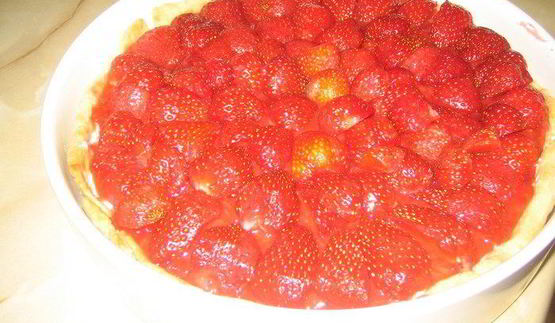 тарт с белым шоколадом и двойной клубникой