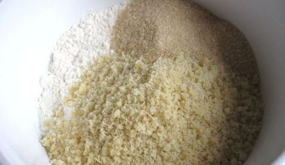 тарт с франжипаном и карамелизованной грушей