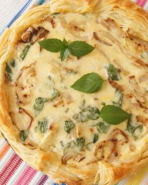 Тарт с кабачком и базиликом на слоеном тесте