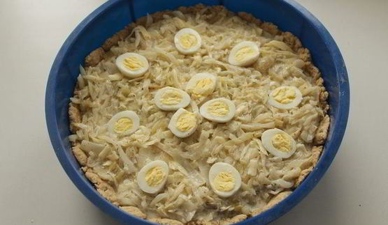 тарт с капустой и перепелиными яйцами