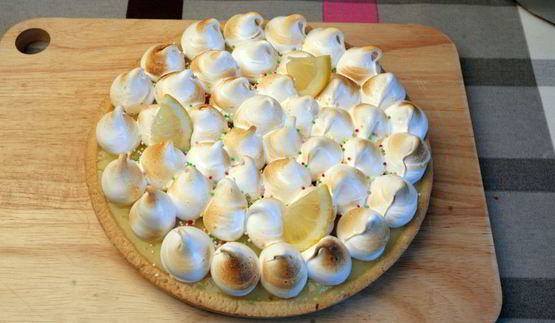 тарт с лимонной начинкой и белковым кремом