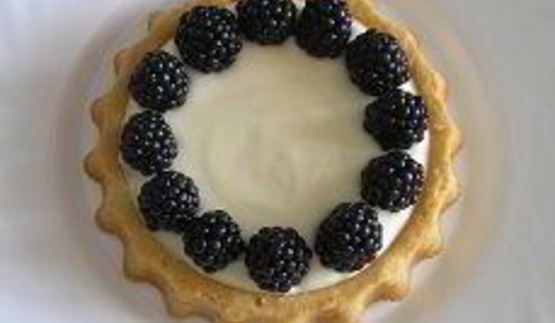 тарт с маскарпоне и ежевикой