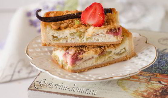 тарт с ревенем, заварным кремом и меренгой