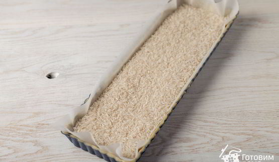 тарт с ревенем, заварным кремом и меренгой