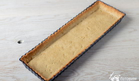 тарт с ревенем, заварным кремом и меренгой