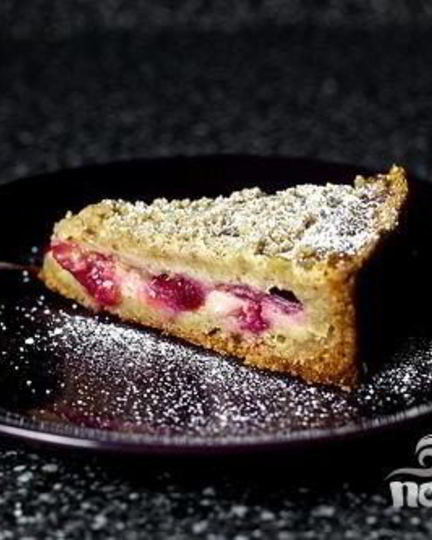 Рецепт тарта со сливами и лесными орехами