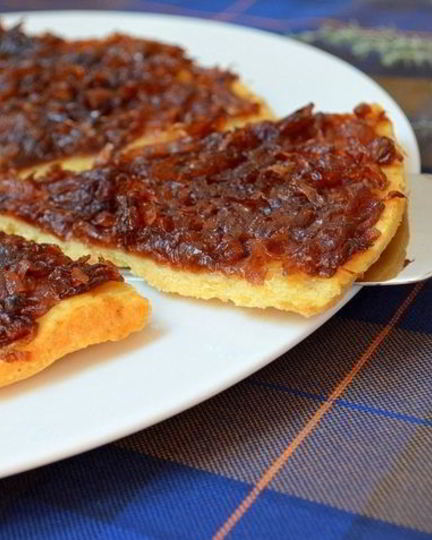 Рецепт тарта татен с карамелизованным луком