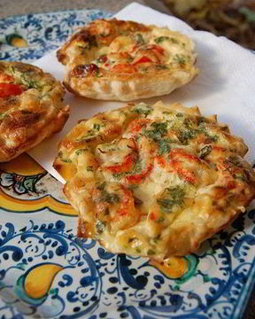 Тарты с раковыми шейками и зеленью