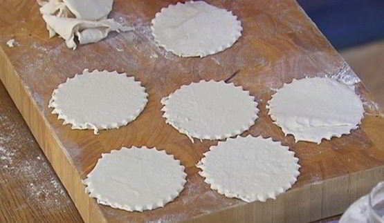 тарты с раковыми шейками и зеленью