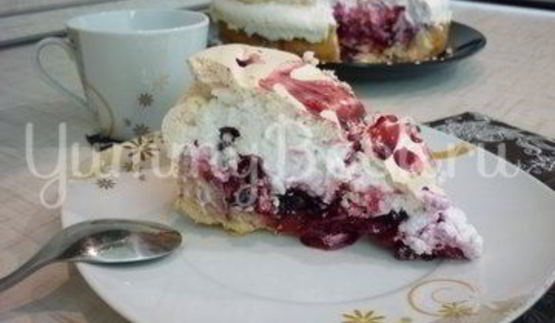 ягодный тарт под нежным безе