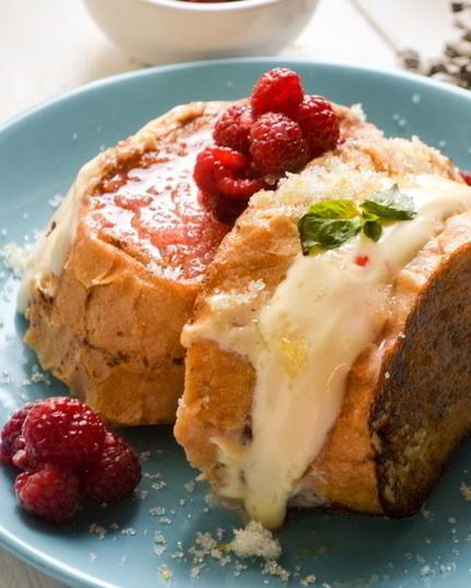 Рецепт французских тостов с начинкой из сливочного сыра и малины