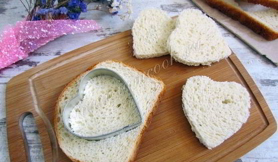 французские тосты в виде сердца