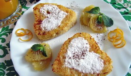 французские тосты в виде сердца