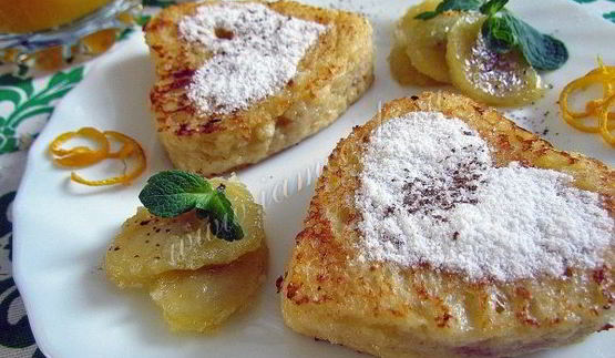 французские тосты в виде сердца