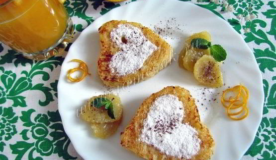 французские тосты в виде сердца