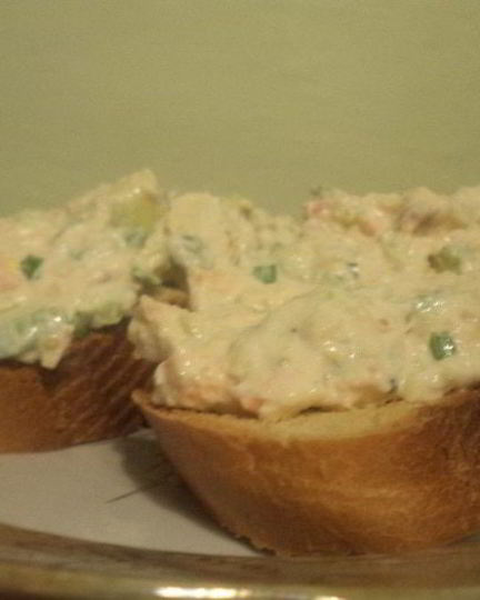 Рецепт тостов с лососем, авокадо и дижонской горчицей