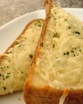 Тосты с сыром и чесноком