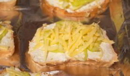 запеченные тосты с паприкой