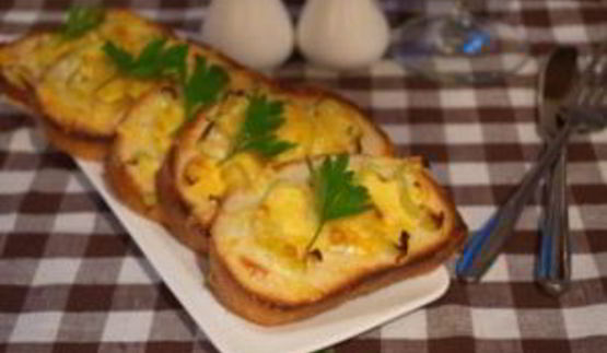 запеченные тосты с паприкой