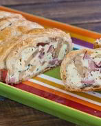 Яичница-болтунья в слоеном тесте