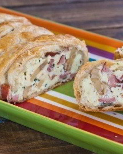 Рецепт яичницы-болтуньи в слоеном тесте