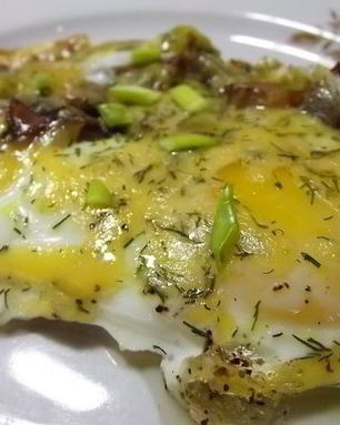 Яичница с грибами и сыром