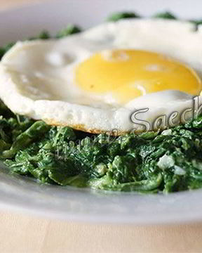 Яичница со шпинатом