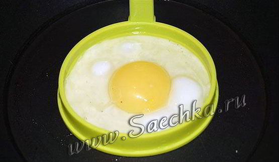 яичница со шпинатом