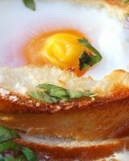 Рецепт яичницы в хлебе в духовке