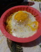 Запечённая глазунья с вялеными томатами